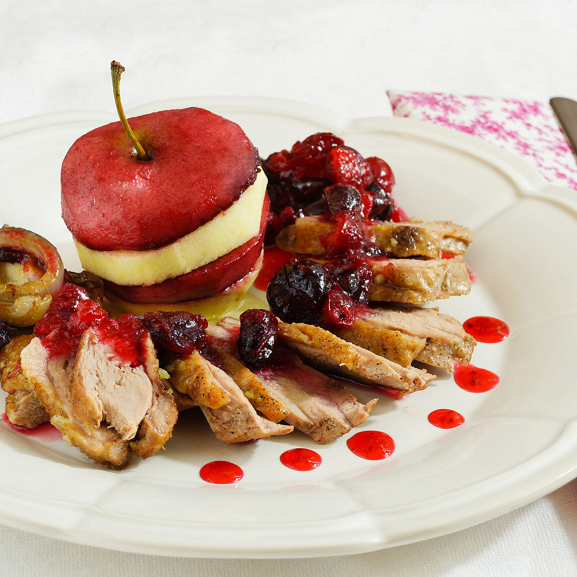 Aiguillettes de canard aux pommes et abricots