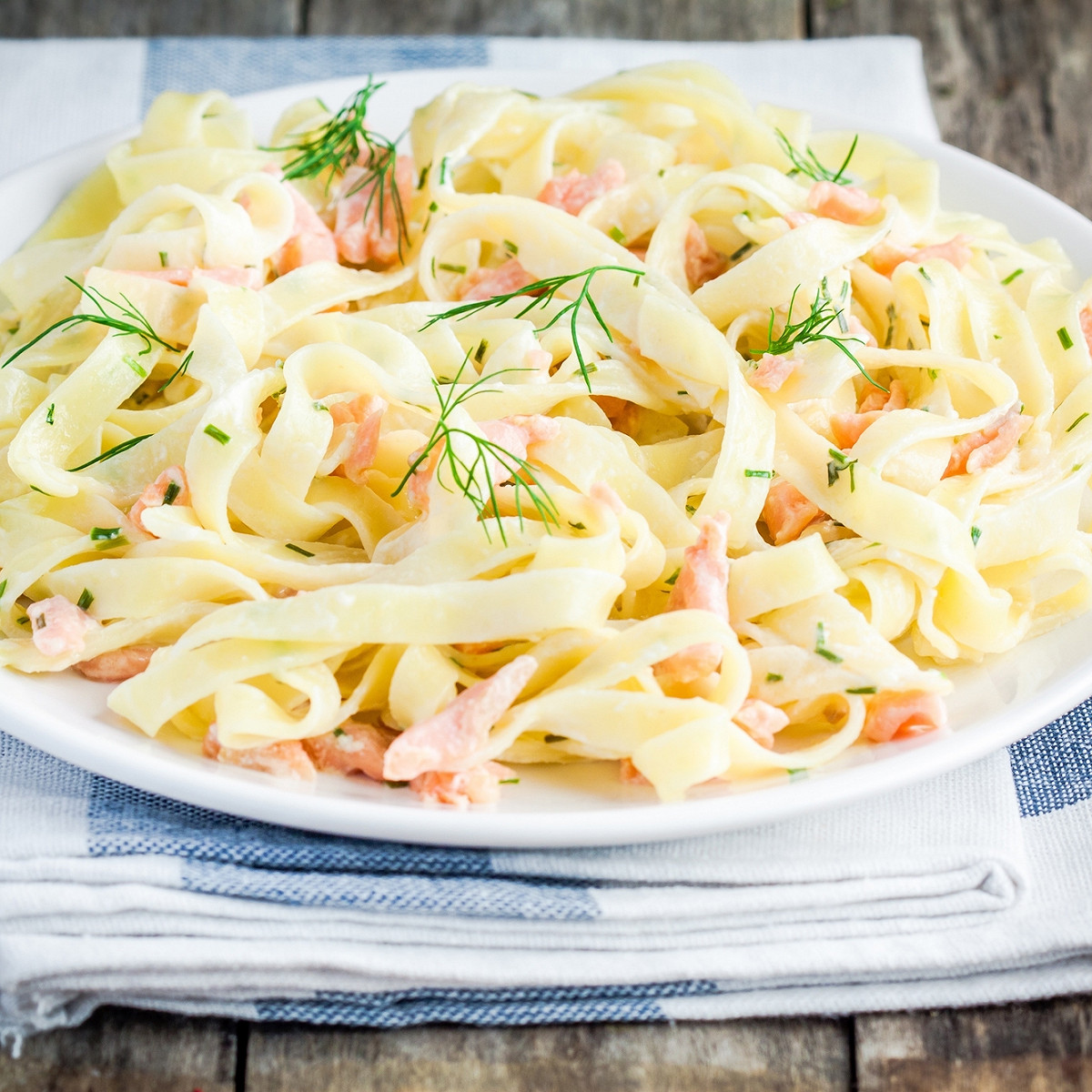 Accompagnement de tagliatelles au saumon