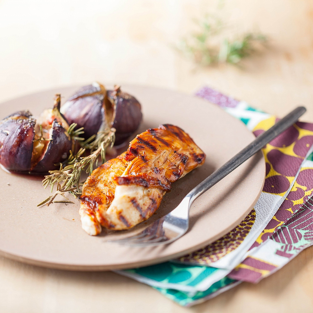 Aiguillette de poulet et figues rôties au miel et comté