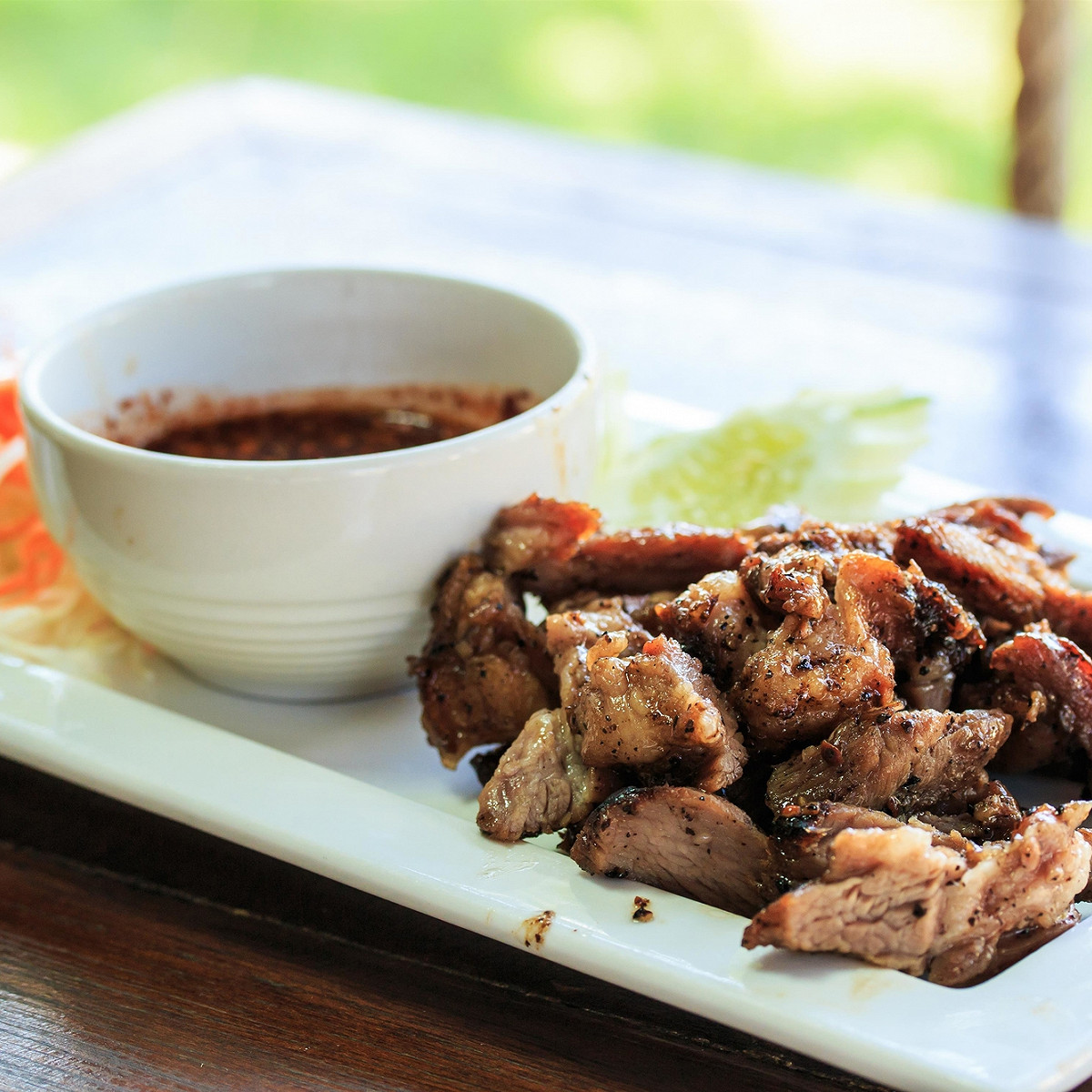 Agneau grillé sauce barbecue