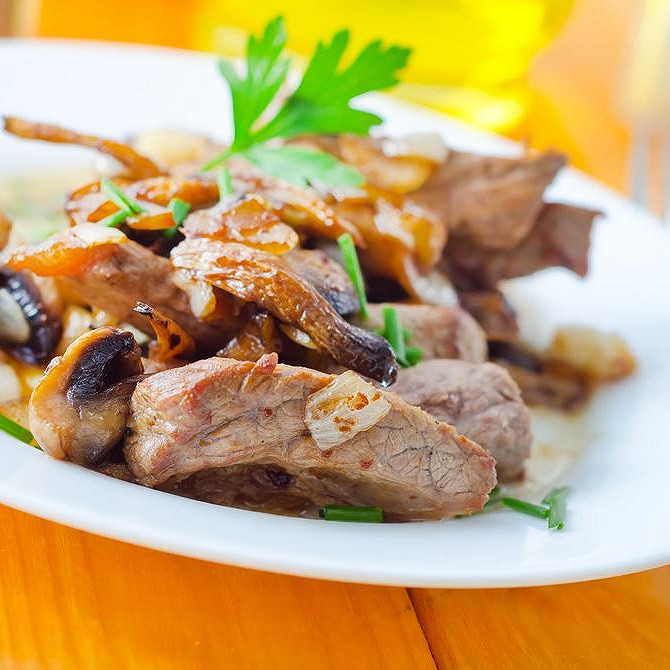 Agneau aux girolles et épices